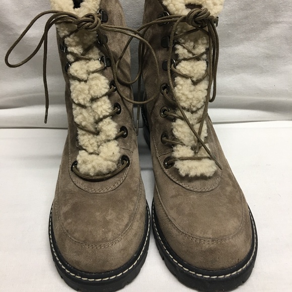 Stuart Weitzman boots 🥶 - Picture 2 of 6